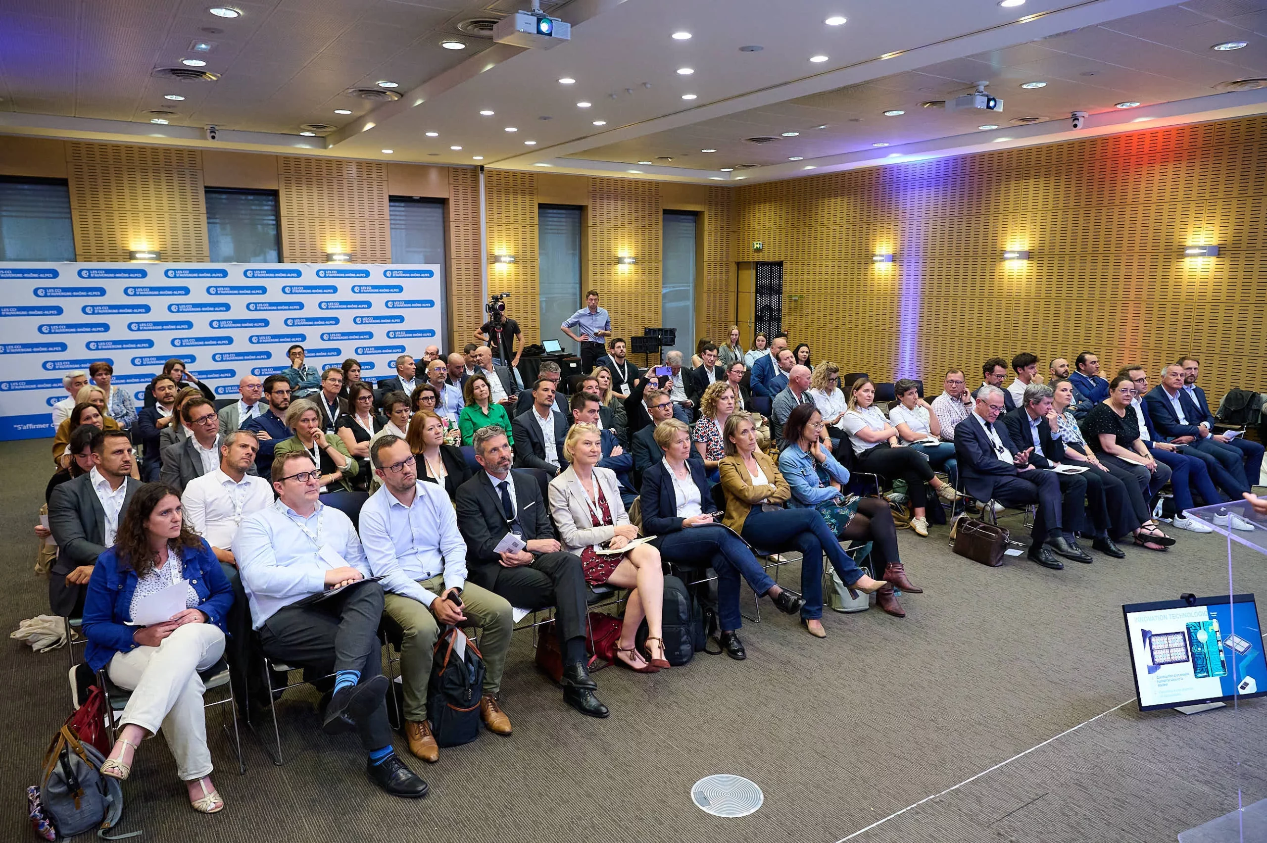 audience-conference-trophees-moci-team-france-export